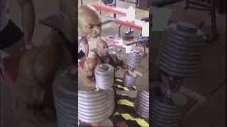 Ronnie Coleman Incline Dumbell Press