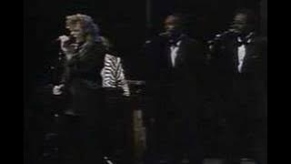 HALL & OATES - EVERYTIME YOU GO AWAY ( live )
