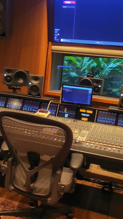 Já viu um estúdio por dentro? #musicas #musica #m #music #o #sica #sicas #tipografia #musically