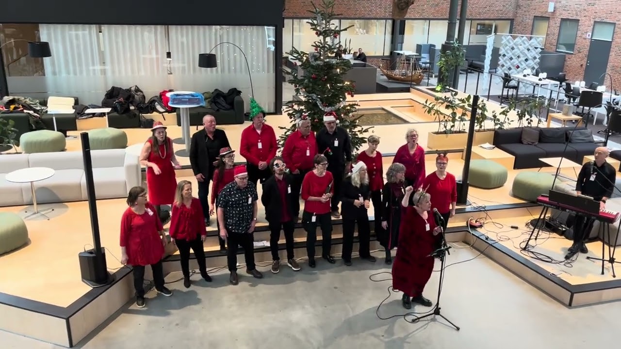 “Tomten Bor I Göteborg” at Volvo Penta Lundby on 19 December 2025