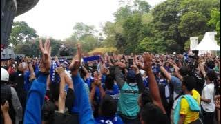 Ahok Disambut Ribuan Bobotoh DI Stadion Utama GBK