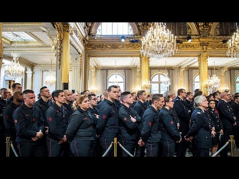 Notre-Dame : l'hommage aux pompiers