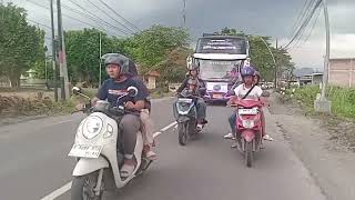 basuri tabola bale bus pariwisata sjm trans " ratu maher " turun dari wisata guci tegal 
