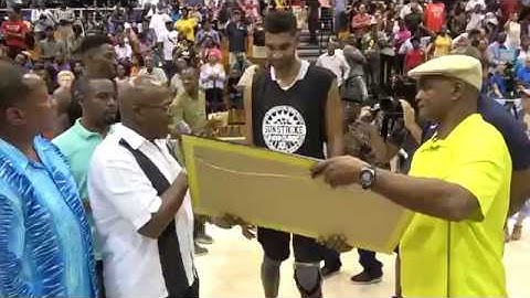 Tim Duncan Honored At Home