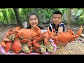 Cook and Eat: Mommy teach cute son to cook mud crab / Mud crab cooking and eating