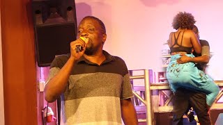 Kino Kika Amooti Akimalidde ku stage... Amoti Comedy #Amooti Omubalanguzi