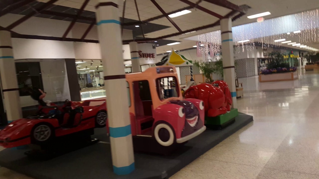 Dead Mall: SunVet Mall, Holbrook NY [May2016/4K]