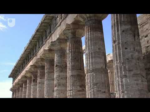 Βίντεο: Πότε χτίστηκε το Paestum;
