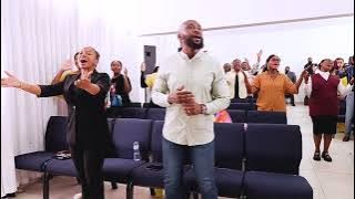 King of glory by Jon Deuschle | Performed by Celebration Church Maputo