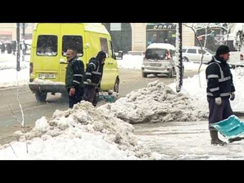 იმერეთში   სამი   დღეა   ინტენსიურად   თოვს /MTAVARI/