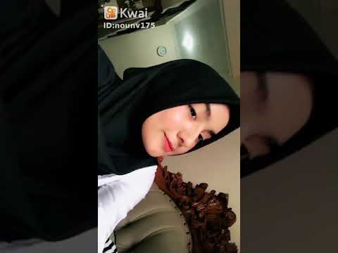 Mendesah nikmat si jilbab