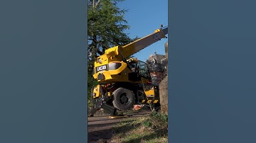 Surveying a historic building with the JCB Rotating Telehandler