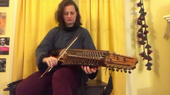 Varpunen Jouluaamuna on Nyckelharpa