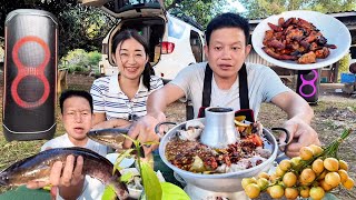 Tom Yum soup with snakehead fish and star fruit leaves, Grandma's secret recipe, to end the year ...