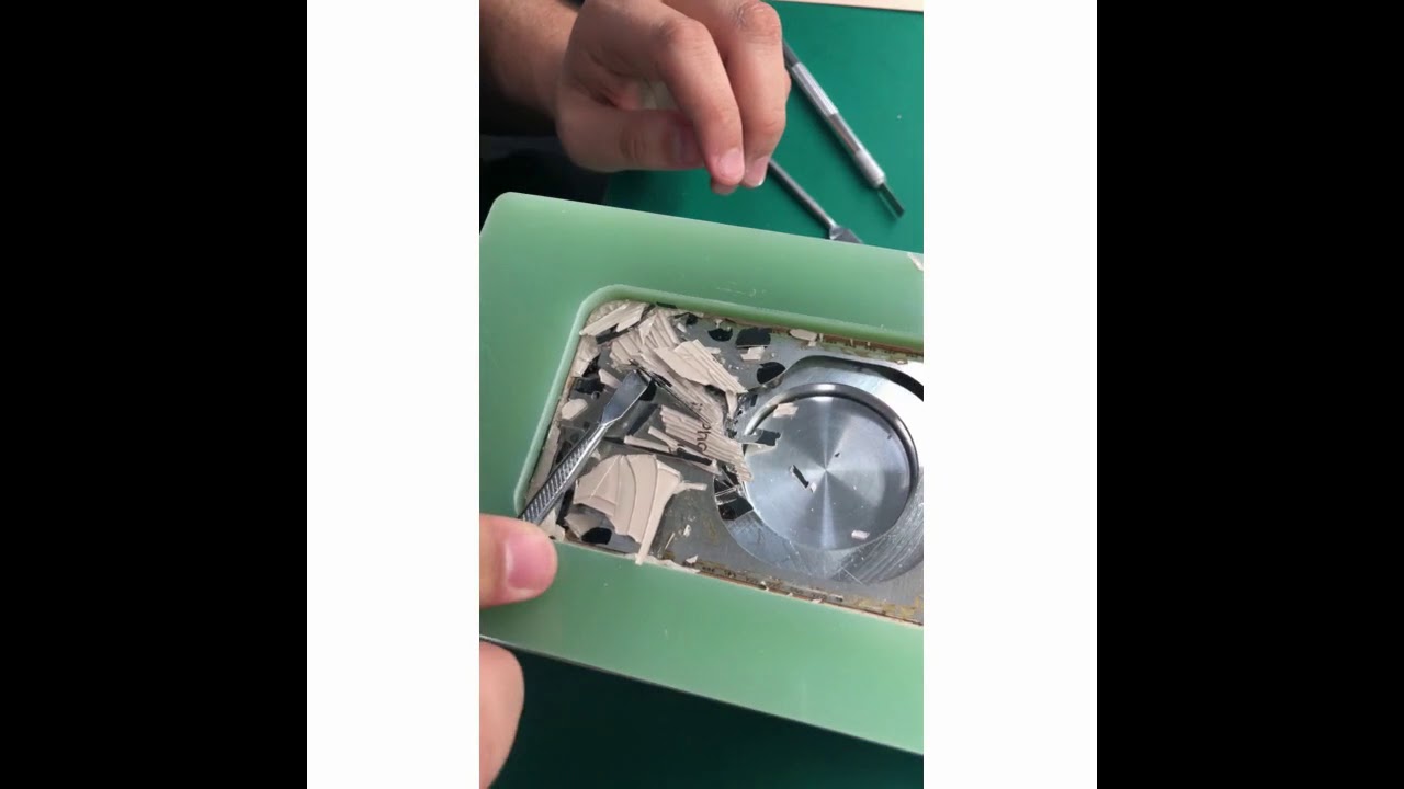 iPhone 8 , 8 Plus & X Back Glass Removal Machine - YouTube