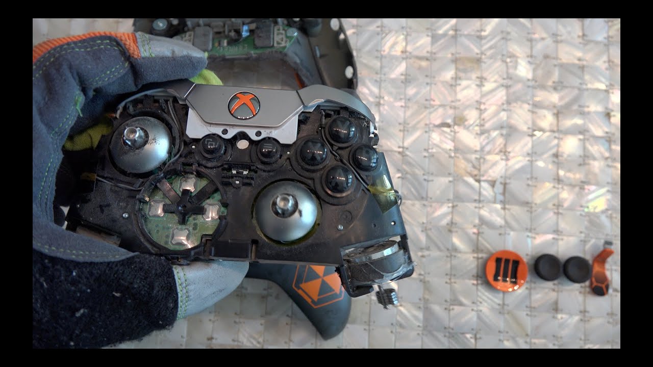 What's inside an Xbox One Elite Controller? - YouTube