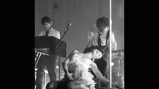 Download Lagu Nessa Barrett - GASLIGHT (Live) [Official Audio] ★ MP3