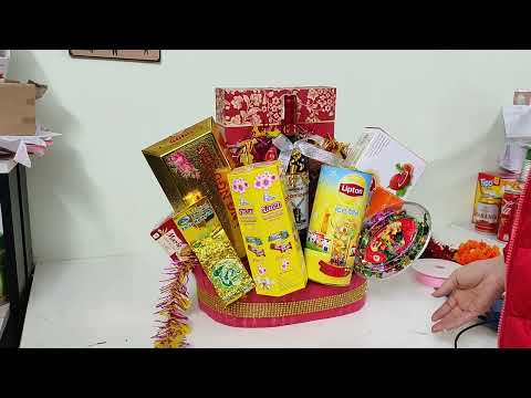Video Cách gói giỏ quà đơn giản sang trọng| Thanh Vân Flower - youtube