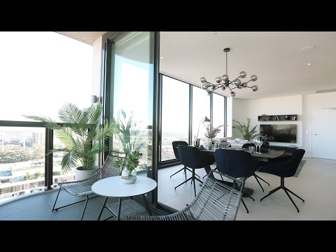 Video: Upåklagelig Styling: Lycabettus Penthouse af esé Studio