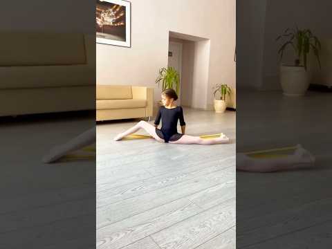 Do the splits every day 👌 #splits
