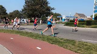 Fish Potato Run 2023 Urk - Emmeloord - Lopers na de start Fish Potato Run 2023 Urk - Emmeloord - Lopers na de start