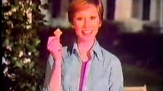 Wheat Thins ad w/Sandy Duncan, 1978
