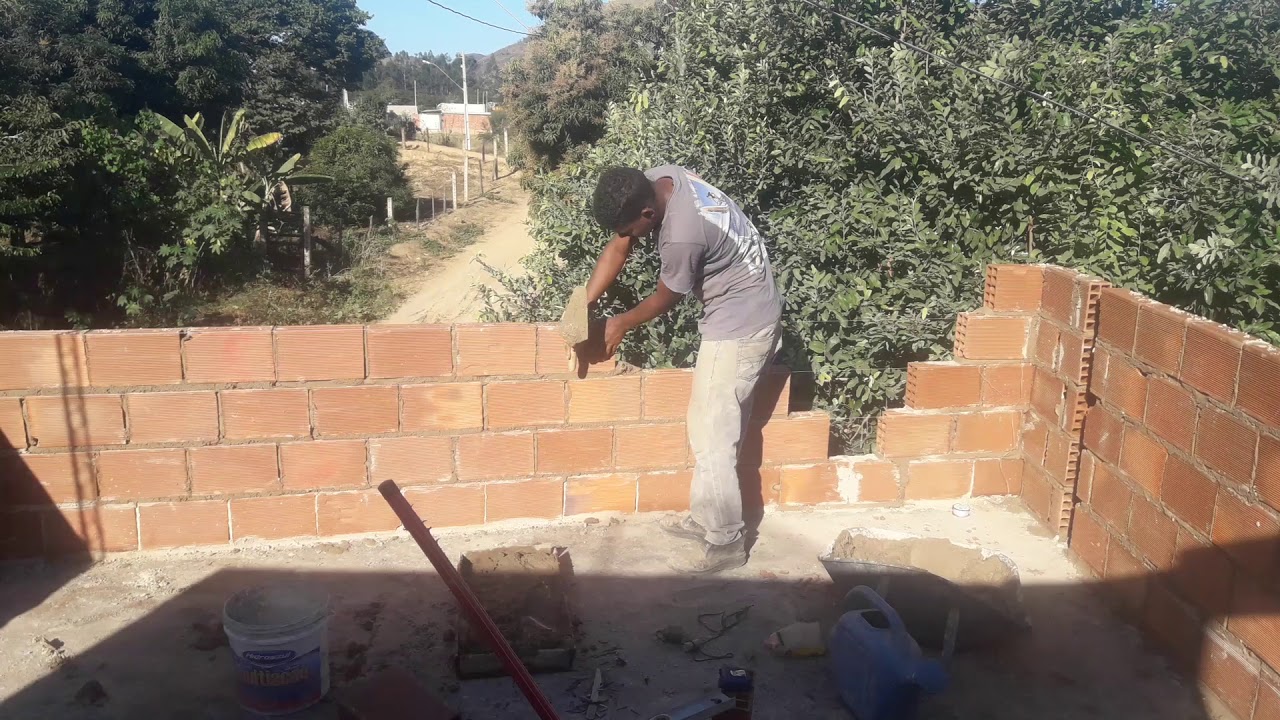 Um Pedreiro Construiu Um Muro Em 3 Dias