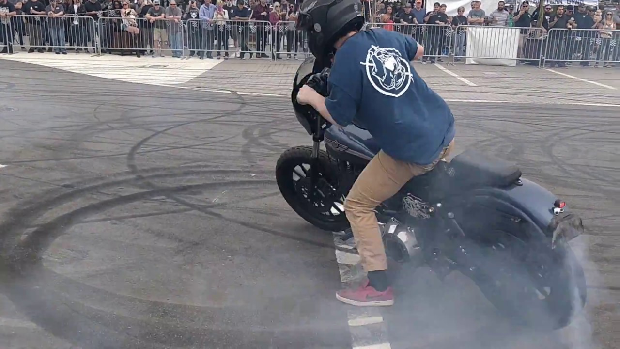 Donuts on an Harley!!! | Stunt Machine | No less Than A Sports Bike| -  YouTube