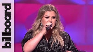 Kelly Clarkson Accepts Powerhouse Award at Billboard's Women in Music 2017