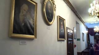 Film Z Wystawy Wewnątrz Budynku