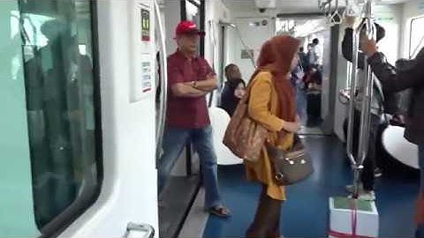 PINOY RIDES SKYTRAIN FROM SOEKARNO HATTA INT
