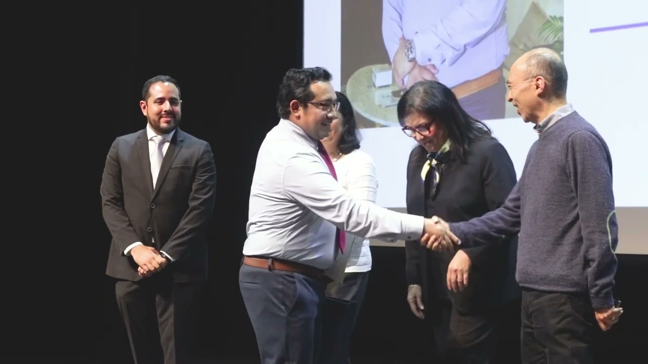 Ceremonia de reconocimiento InnovaClass UP 2025