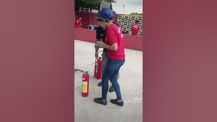 Foi induzida ao erro e errou! #incendio #emergency #extintor