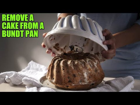 How to Get a Stuck Cake From a Pan