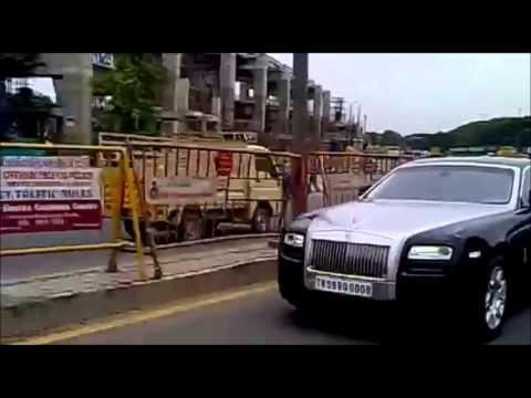 ilaya-thalapathi-vijay-spotted-in-rolls-royce-car-in-chennai