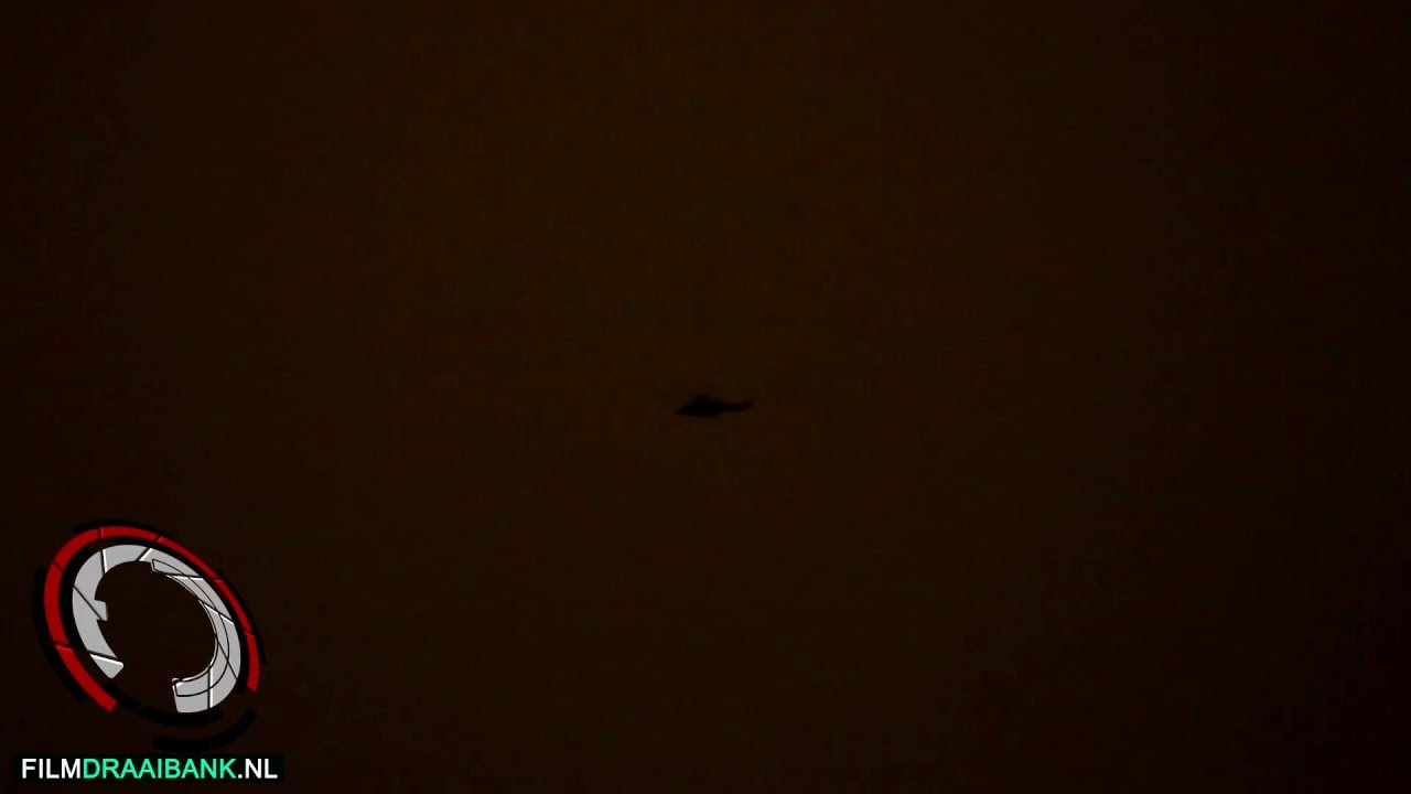 Politiehelikopter circuleert over de Maten door schietpartij, Apeldoorn 19 maart 2016