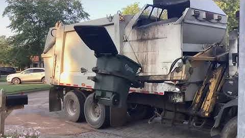 Mack LR Heil Durapack Python Garbage Truck