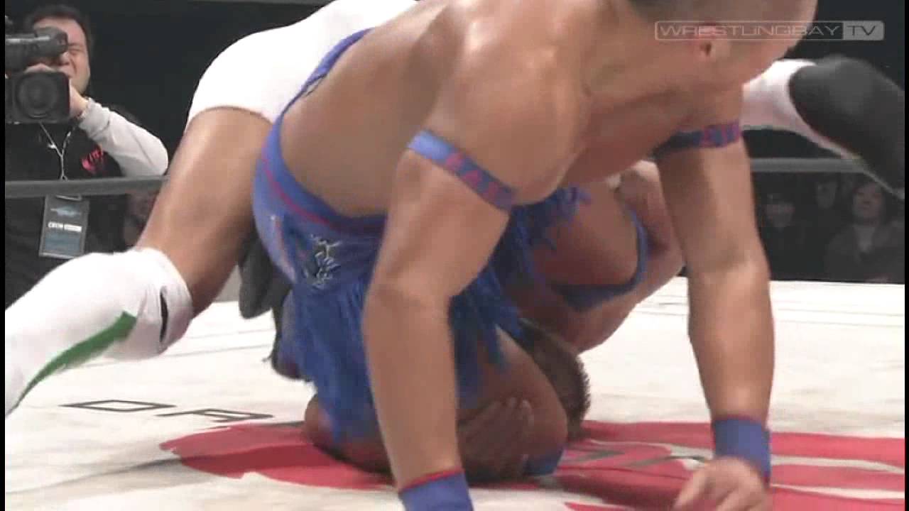 桐野アヤの フライング ニーキック なる謎の技 Togetter