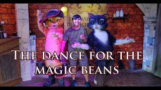 Puss in Boots The Dance for the Magic Beans at Universal Studios