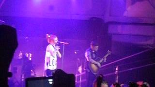 The Only Exception - Paramore (Live)