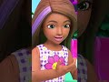 ¡El misterio de la pintura en el picnic de Barbie! 🧺 | #Barbie en Español