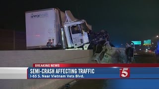 Semi-Truck Jackknifes, Delays Traffic Along I-65