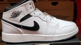 Air Jordan 1 Mid “WHITE/BLACK” (Gs)