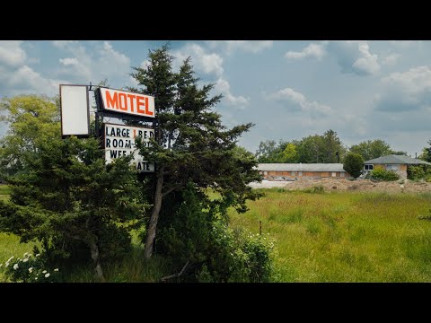 Exploring An ABANDONED Hoarder's Motel With TONS Of Stuff Left Behind