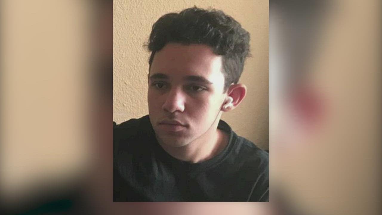 Police searching for missing teen - YouTube
