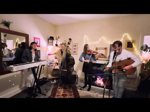 Figurine Man (Live) - Peaks & Valleys