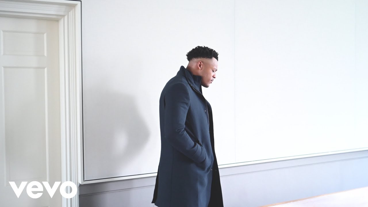 Mike Parker - O Holy Night (Official Video)