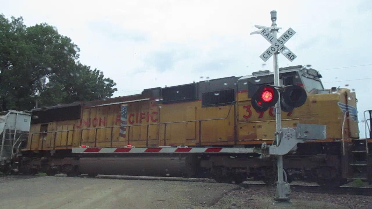 UP 5687 North MKCCN 3rd Unit UP 3989 W/ One Flag Door Panel Filmed At North Kasper Siding (7-1-2019)