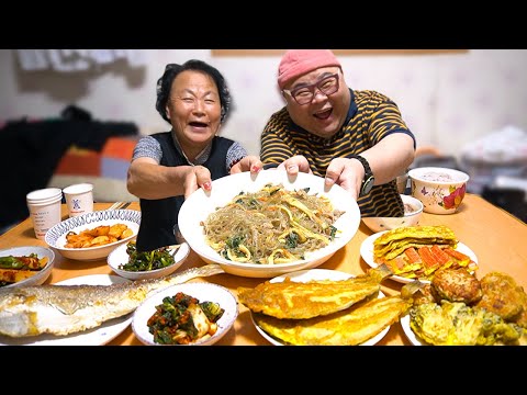 모자의 붕어빵급 먹방 스타일 ㅋㅋㅋ│간촐한 엄마 음식 밥상 Mukbang Eatingshow [<strong>Korea</strong> style Meatball,<strong>Pancake</strong>]