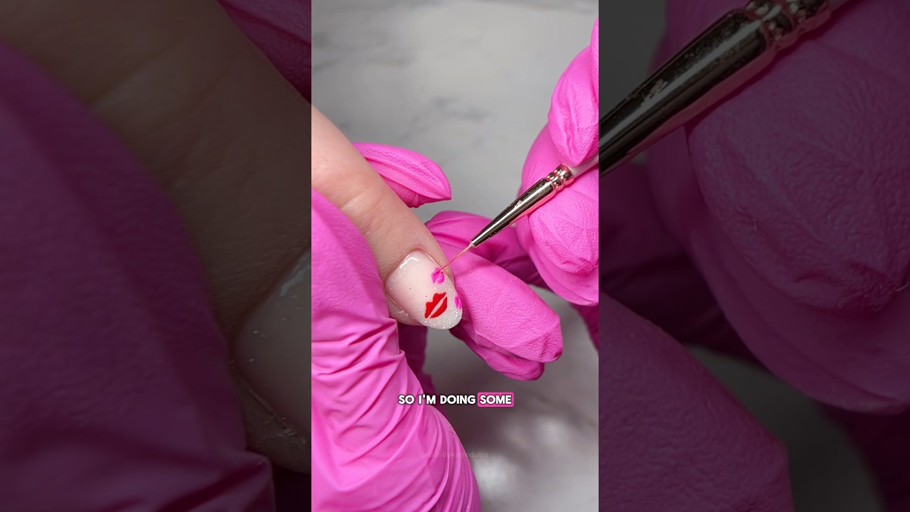 Lip Nails! 💋 + a glitter fade